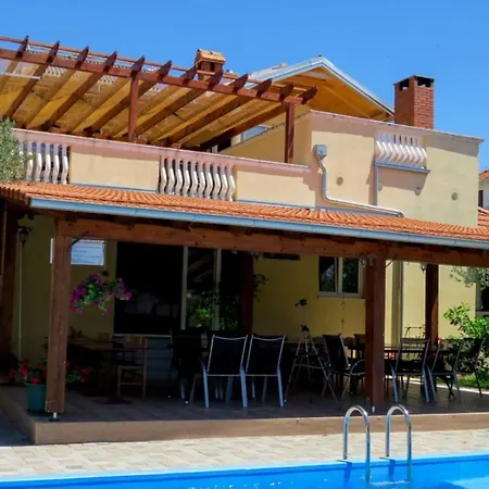 Apartment Alluring Holiday In Pako Tane With Swimming Pool *