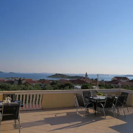 Apartman Alluring In Pako Tane With Swimming Pool Pakostane